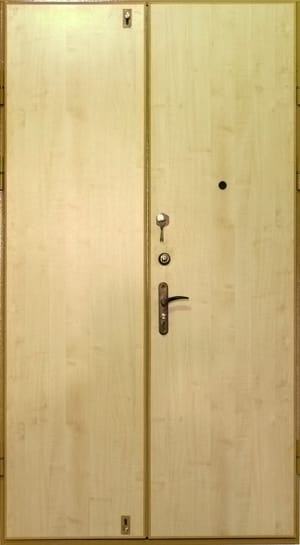 Дверь тамбурная металлическая ламинат 2004